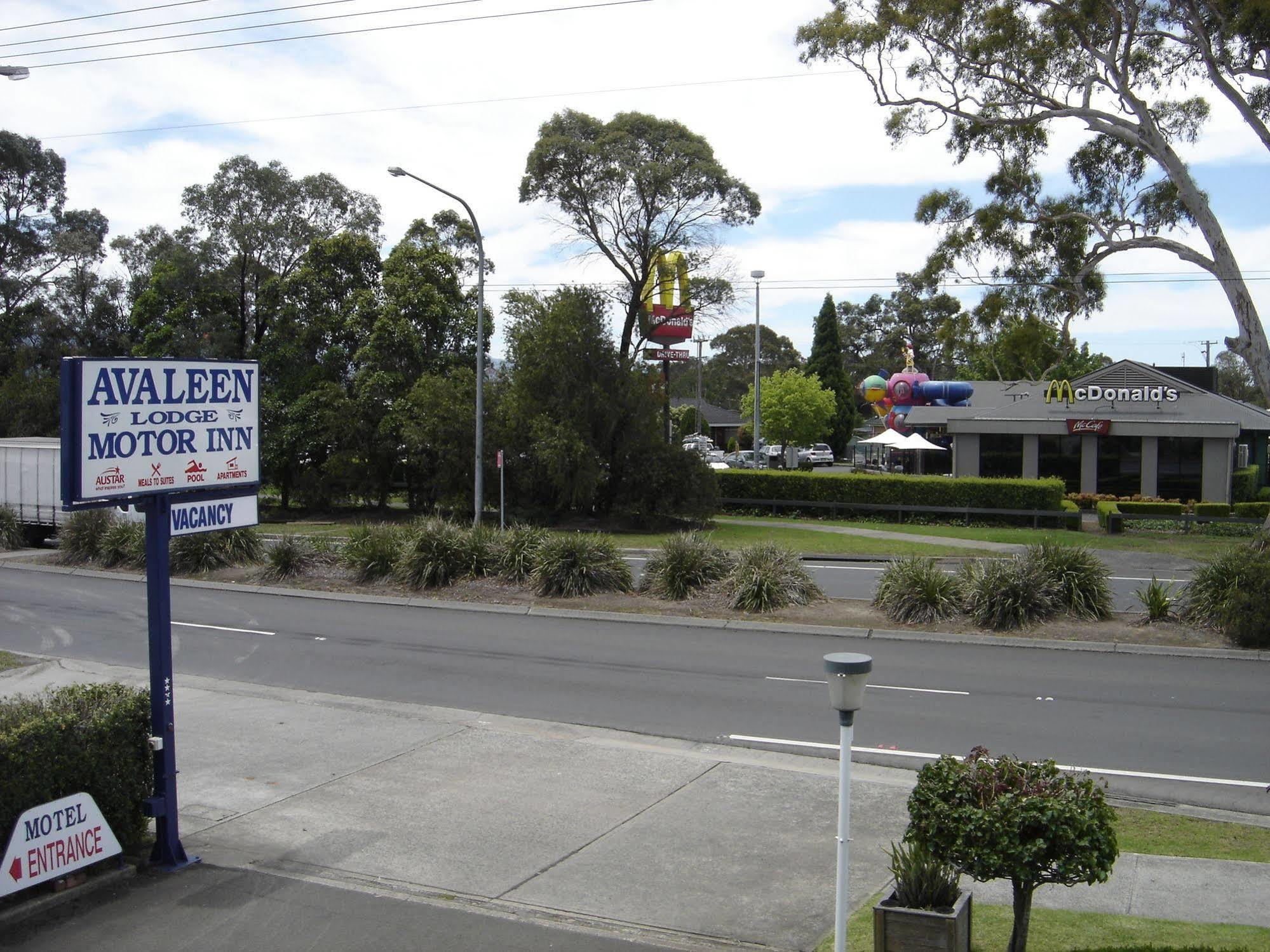 Avaleen Lodge Motor Inn Nowra Exterior photo